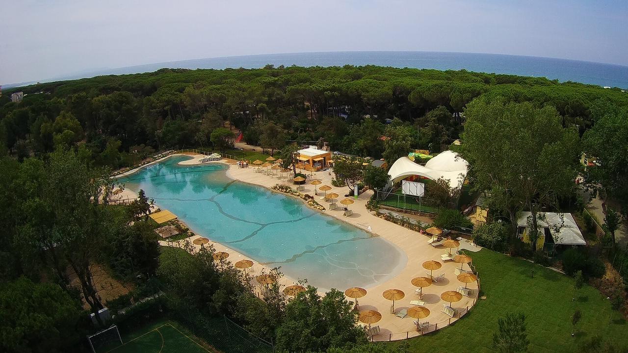 Le Esperidi Camping Ecoresort Marina Di Bibbona Exterior photo
